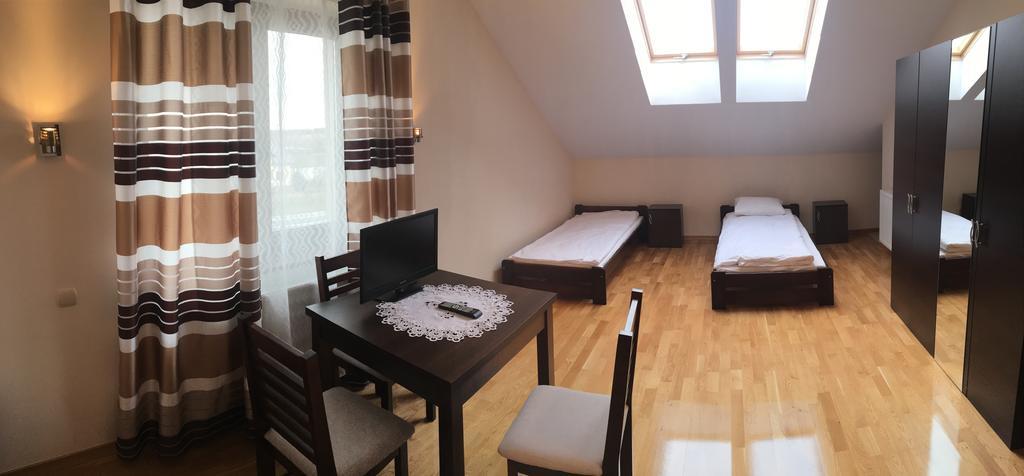 Noclegi Julia Stopnica Pacanow Mietel Экстерьер фото